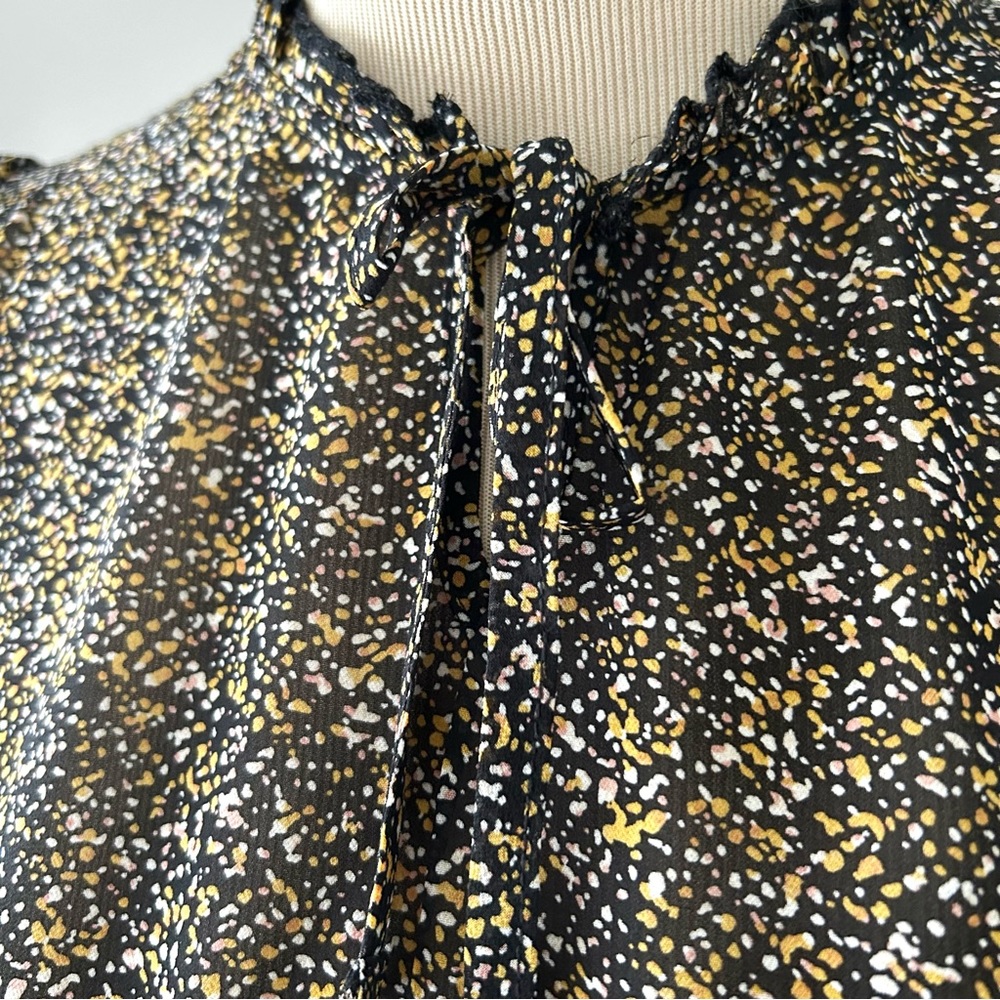 🌸NWT Easel Ruffled Printed Chiffon Blouse. Tie Neck Closure. 1 SM 1 M 1 LG - Picture 9 of 12